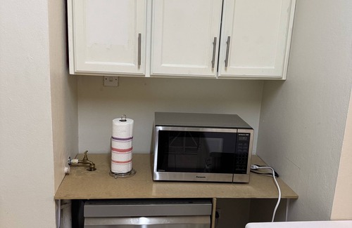 Constant Spring Casa | Charming 2-bedroom townhome in lovely Kingston gated community with AC, WiFi