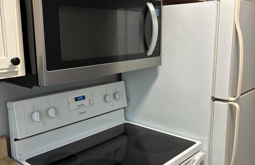 Columbus Casa | Charming 2-bedroom townhome with WiFi, AC in Columbus nearAirport