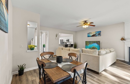 Northwest Raleigh Casa | Charming 2-bedroom townhome near RDU Airport and downtown Raleigh