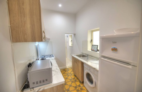 Gzira Chalet De Esquí | Charming 2 bedroom townhouse, internal yard JDES1-1