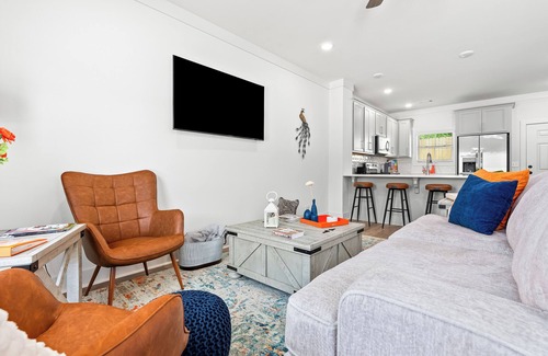 Auburn Casa | Charming 2-bedroom townhome with WiFi, minutes from Auburn University's campus