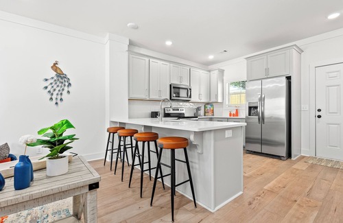 Auburn Casa | Charming 2-bedroom townhome with WiFi, minutes from Auburn University's campus