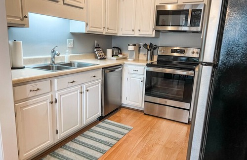 Taylor's Pond Casa | Charming 2-Bedroom Townhome in Downtown Cary