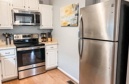 Taylor's Pond Casa | Charming 2-Bedroom Townhome in Downtown Cary