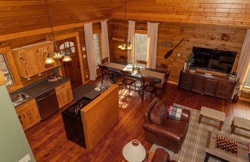 Balsam Lake Cabina | Charming 2 bedroom cabin w/loft on White Ash Lake