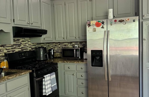 Douglasville Casa | Charming 2-bedroom house in lovely Douglasville with AC, WiFi