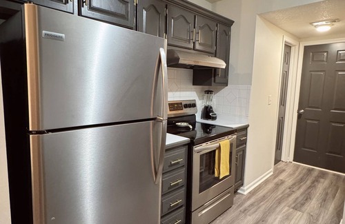 Lee's Summit Apartamento | Charming 2-bedroom apartment in fabulous Lee's Summit Downtown