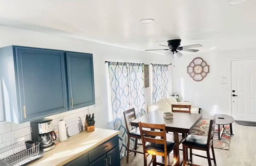 Kelseyville Cabina | Charming 2-bedroom cabin with Wi-Fi included in Loch Lomond