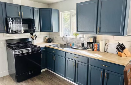 Kelseyville Cabina | Charming 2-bedroom cabin with Wi-Fi included in Loch Lomond