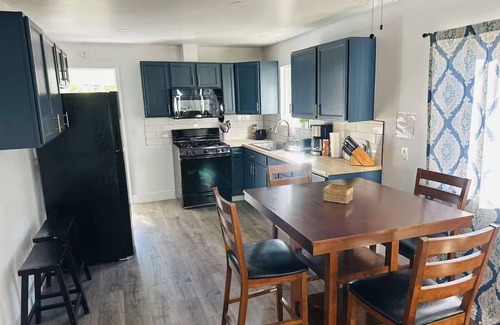 Kelseyville Cabina | Charming 2-bedroom cabin with Wi-Fi included in Loch Lomond