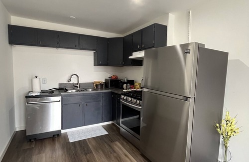 Palms Casa | Charming 2-Bedroom Guesthouse, Private, fully fenced Backyard, near Culver City!