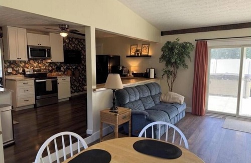 Mount Gilead Casa | Charming 2-bedroom house in Mount Gilead with Hot Tub and Fire Pit