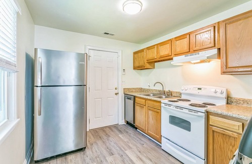 Newport News Casa | Charming 2-bedroom house in delightful Newport News with WiFi, AC Near Hospitals