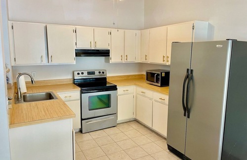 Lake St. George Casa | Charming 2-bedroom house with WiFi, AC in lovely Palm Harbor