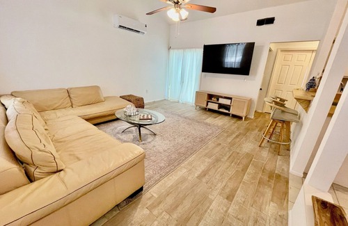 Lake St. George Casa | Charming 2-bedroom house with WiFi, AC in lovely Palm Harbor