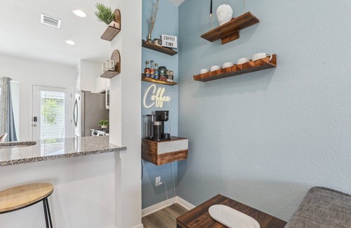 Pflugerville Casa | Charming 2 Bedroom - Walking distance to Lake Pflugerville. Serene Views