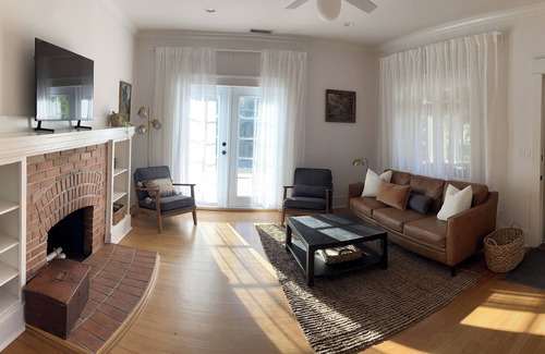 Santa Paula Casa | Charming 2-bedroom bungalow in Santa Paula with WiFi, AC