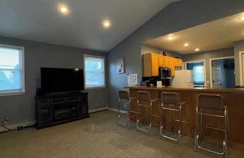 Seneca Falls Apartamento | Charming 2-bedroom apartment with WiFi, AC in fabulous Seneca Falls
