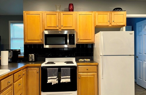 Seneca Falls Apartamento | Charming 2-bedroom apartment with WiFi, AC in fabulous Seneca Falls