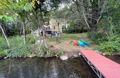 Springfield Casa | Charming 2-bedroom Lakehouse in fabulous Springfield NH