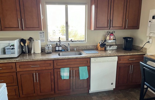 Walnut Creek Casa | Charming 2-bedroom house in Downtown Walnut Creek with WiFi and AC