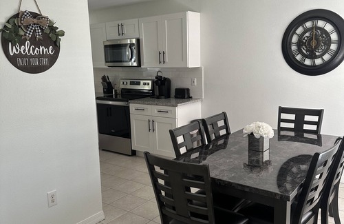 Ruskin Villa | Charming 2-bedroom villa with AC and WiFi in peaceful Ruskin