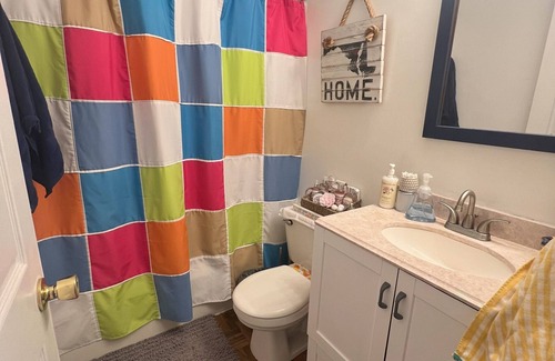 Hampstead Condominio | Charming 2-bedroomCondo in Hampstead MD