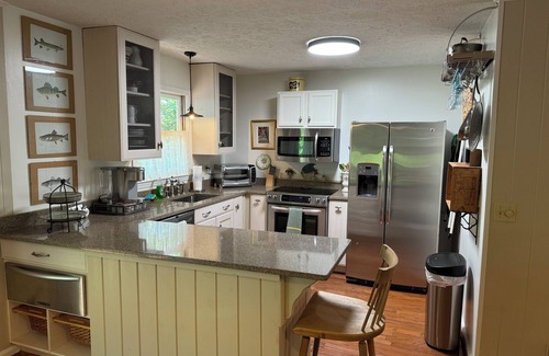 Salem Casa | Charming 2-BR/2BA home in Keowee Key, utilities and amenities included!