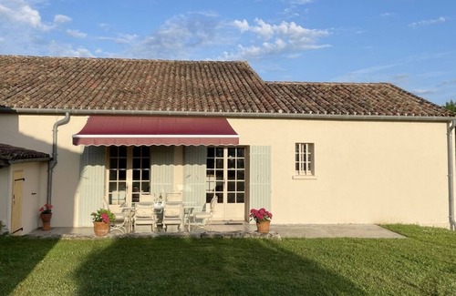 Fougueyrolles Casa | Charming 2-BR in Fougueyrolles: Modern Comfort, Classic Elegance
