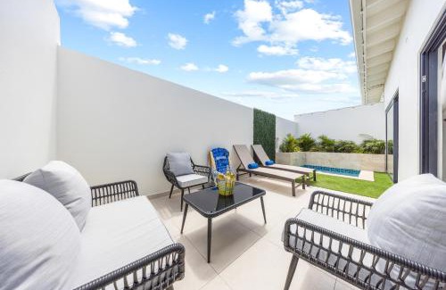 Ponton Apartamento | Charming 2 BR Oasis in Oranjestad by Bocobay
