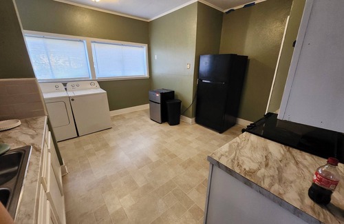 Caddo Heights-South Highlands Casa | Charming 2 BR retreat in Shreveport, minutes from Casinos, airport & attractions