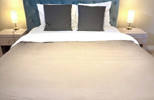 Niagara-on-the-Lake Cama Y Desayuno | Charming 2 bedroom bed & breakfast in fabulous Niagara-on-the-Lake with pool