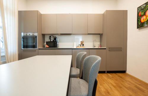 Wahring Apartamento | Charming 2-Room Apartment with Balcony, 15 Min to Center