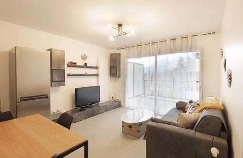 Le Bourget-du-Lac Apartamento | Charming 2 room apartment 300m walk from Lac du Bourget!
