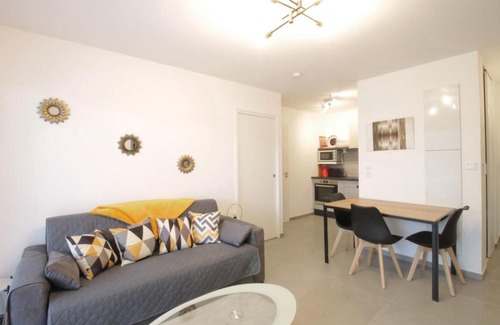Le Bourget-du-Lac Apartamento | Charming 2 room apartment 300m walk from Lac du Bourget!