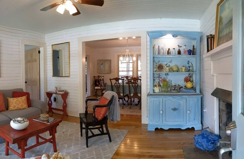 Vilas Otro | Charming 22 Acre 1930's Farmhouse 10 min. from Boone, SKI App in 20 min.!