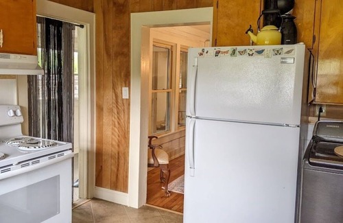 Vilas Otro | Charming 22 Acre 1930's Farmhouse 10 min. from Boone, SKI App in 20 min.!