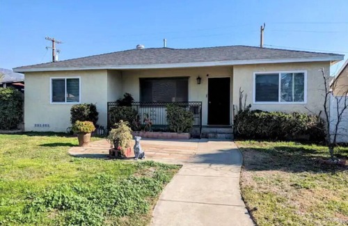 Monrovia Casa | Charming 2B1B w/EV Tesla on Rt 66 near City of Hope and Everything