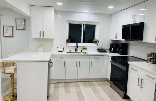 Central District Casa | Charming 2Bd& 2 B, with 3 Queens beds in brilliant Seattle