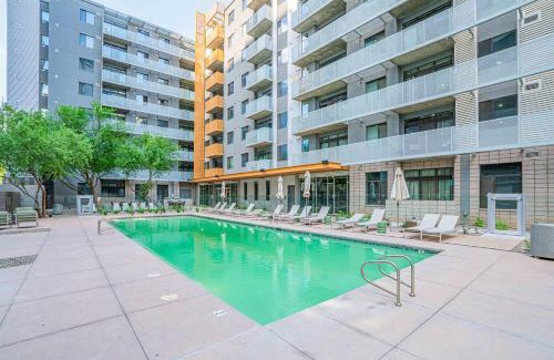 Evans Churchill Apartamento | Charming 2BD - Central Downtown - Gym, Pool, Parking
