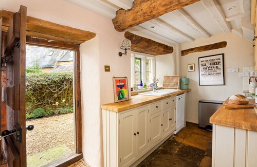 Kingham Casa | Charming 2BD Cottage in the Heart of Kingham