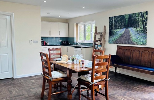 Maidstone Casa | Charming 2BD Country Bungalow on Working Farm in Kent Countryside