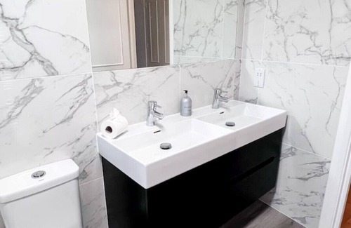 Twickenham Riverside Casa | Charming 2BD in Twickenham Large Private Garden