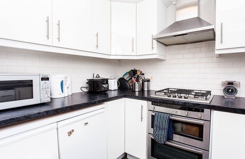 St. George's Casa | Charming Peaceful 2-BED with Parking and Garden