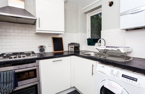 St. George's Casa | Charming Peaceful 2-BED with Parking and Garden