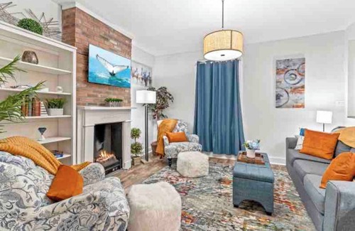 Lambertville Casa | Charming 2bd row home in Lambertville, a quick walk from city center