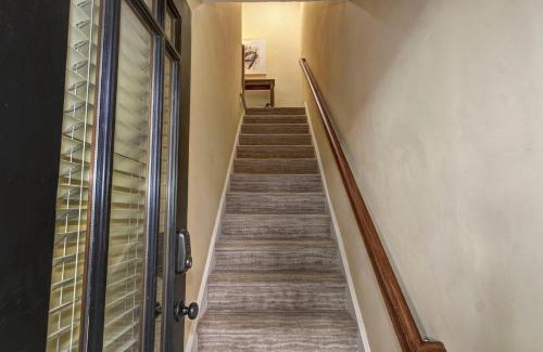 Downtown Sacramento Apartamento | Charming 2Bed French Colonial Apartment in Desirable Midtown Sacramento