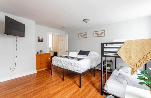 Constable Hook Apartamento | Charming 2BR 1BA Apartment Near NYC Airport