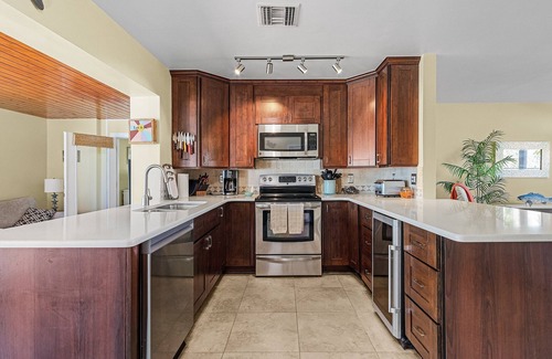 Saint James City Casa | Charming 2BR/2BA Pet-Friendly Home with Pool in St. James City!