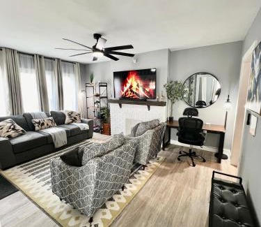 Sylvan Hills Casa | Charming 2BR 2BA 10 min DT Airport by LSP Homes